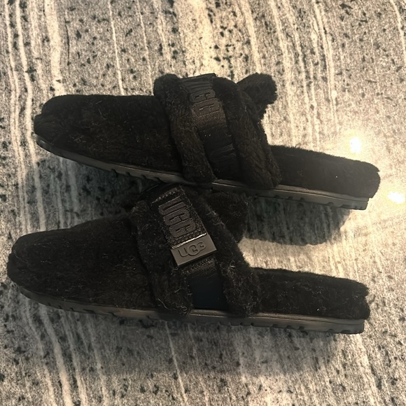 Never Worn Ugg Slippers - Picture 2 of 3
